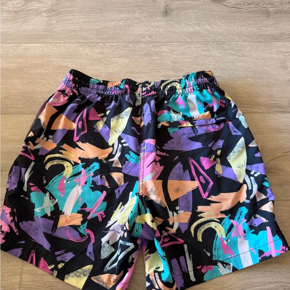 Abstract Retro Swim Shorts like new chubbies size small - Picture 5 of 7